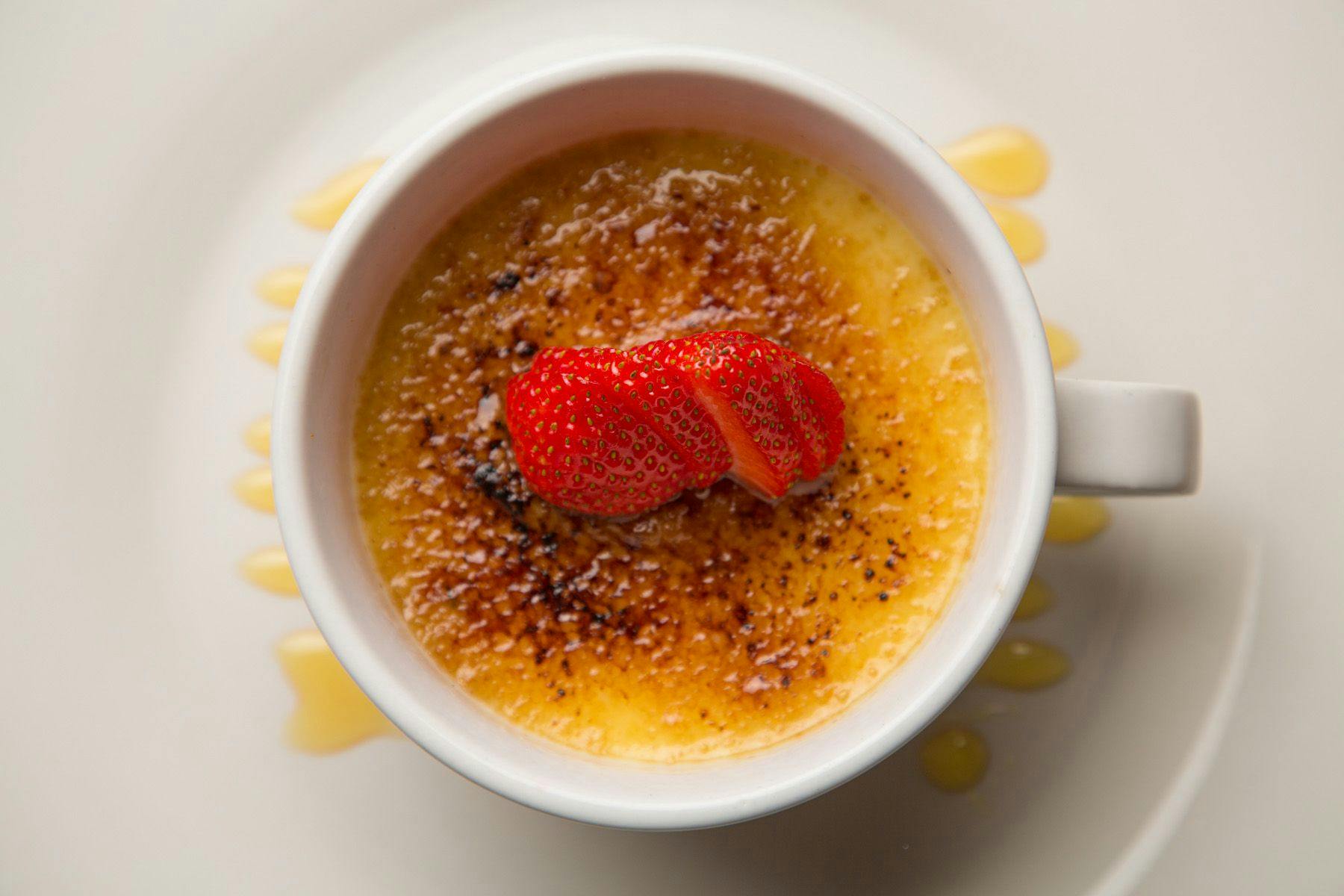 Creme Brulee with strawberries